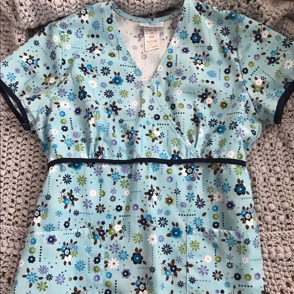 Scrub Top